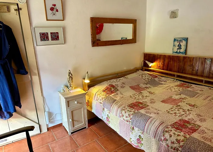 Romantic With En Bathroom For Private Use 3*